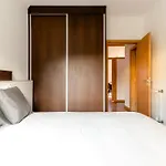 4br In Center 2min Metro And Walk Aliados *