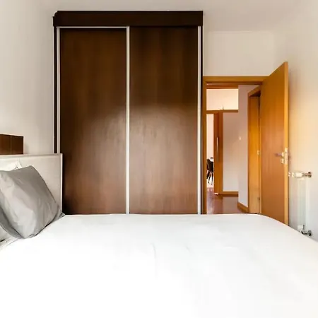 4br In Center 2min Metro And Walk Aliados *
