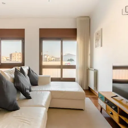 4br In Center 2min Metro And Walk Aliados * Oporto