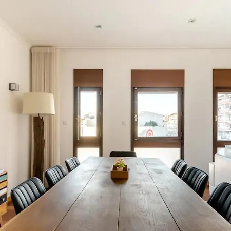 4br In Center 2min Metro And Walk Aliados Oporto