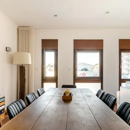 4br In Center 2min Metro And Walk Aliados *