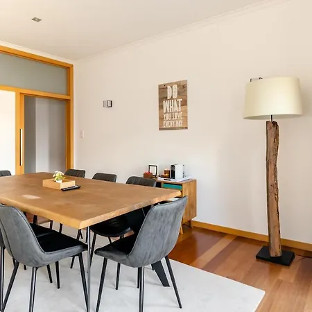 4br In Center 2min Metro And Walk Aliados
