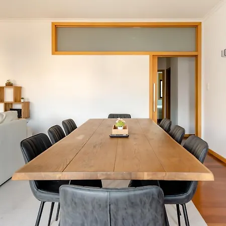 4br In Center 2min Metro And Walk Aliados ポルト