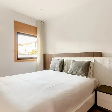 4br In Center 2min Metro And Walk Aliados * Porto