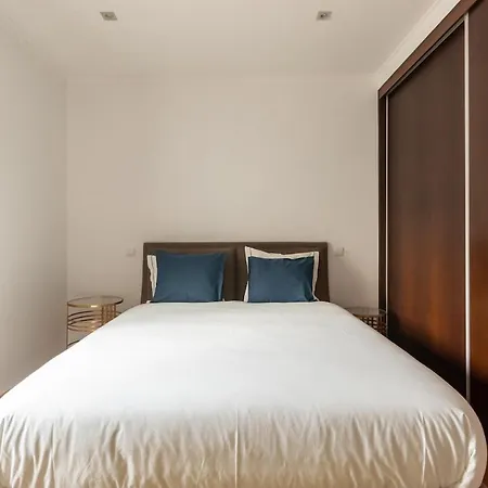 Apartment 4br In Center 2min Metro And Walk Aliados Porto