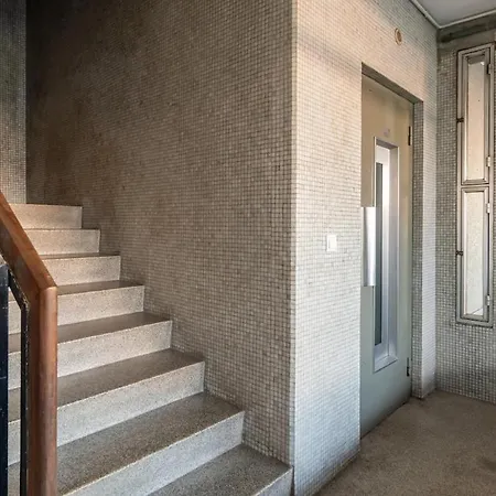 4br In Center 2min Metro And Walk Aliados