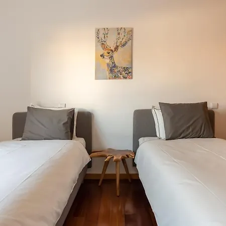 4br In Center 2min Metro And Walk Aliados