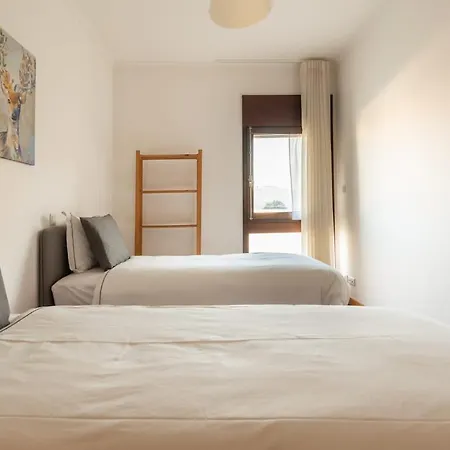 4br In Center 2min Metro And Walk Aliados