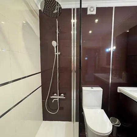 4br In Center 2min Metro And Walk Aliados
